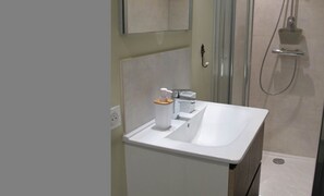 Hair dryer, towels