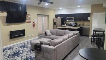 TV connectée, cheminée