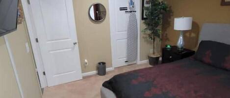 1 chambre, fer et planche à repasser, Wi-Fi, literie fournie