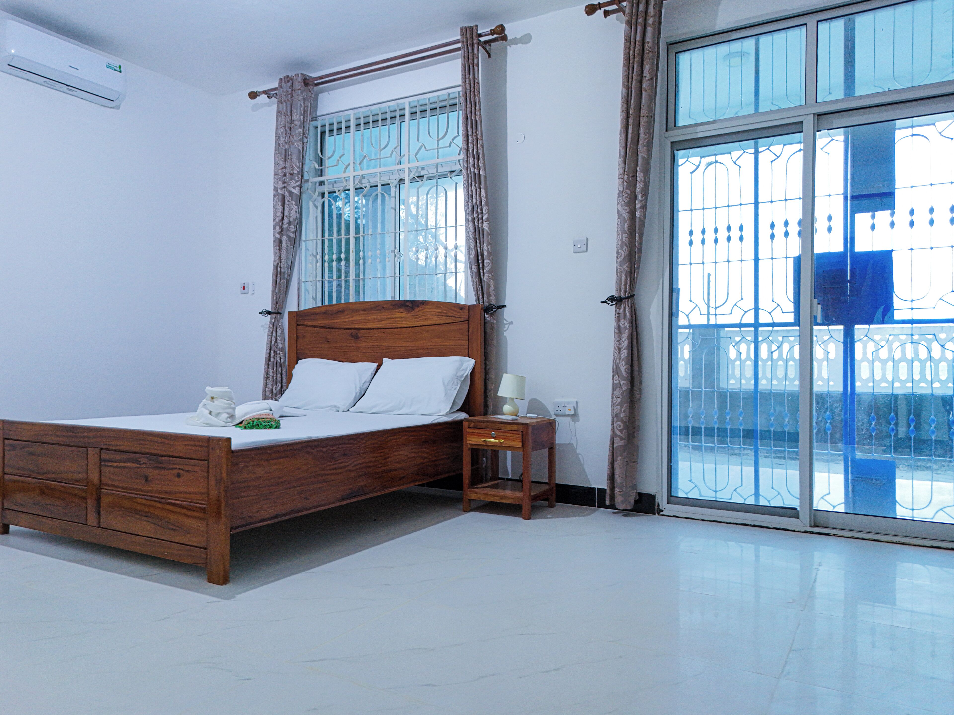 2 habitaciones, internet, ropa de cama y acceso para silla de ruedas 