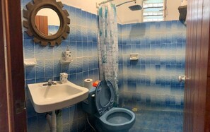 Toallas, jabón y papel higiénico