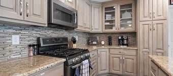 Family-Friendly, Sleeps 6, Kayaks, + More!