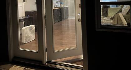 Charming 1-bedroom house in fabulous London with AC, WiFi