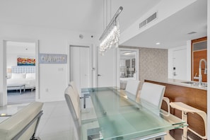 Dining - 21st Floor - 2BED/1BATH - Bay View - Spa Access (Miami)