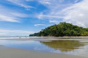Liegestühle, Strandtücher