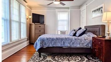4 quartos, ferros/tĂĄbuas de passar roupa, Wi-Fi, roupa de cama