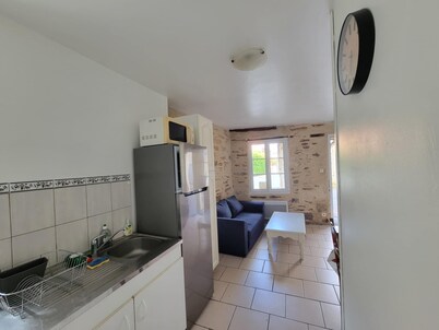 House for 2 to 4 people close to all amenities and 25 minutes from the sea