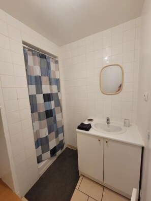 Hair dryer, towels, toilet paper