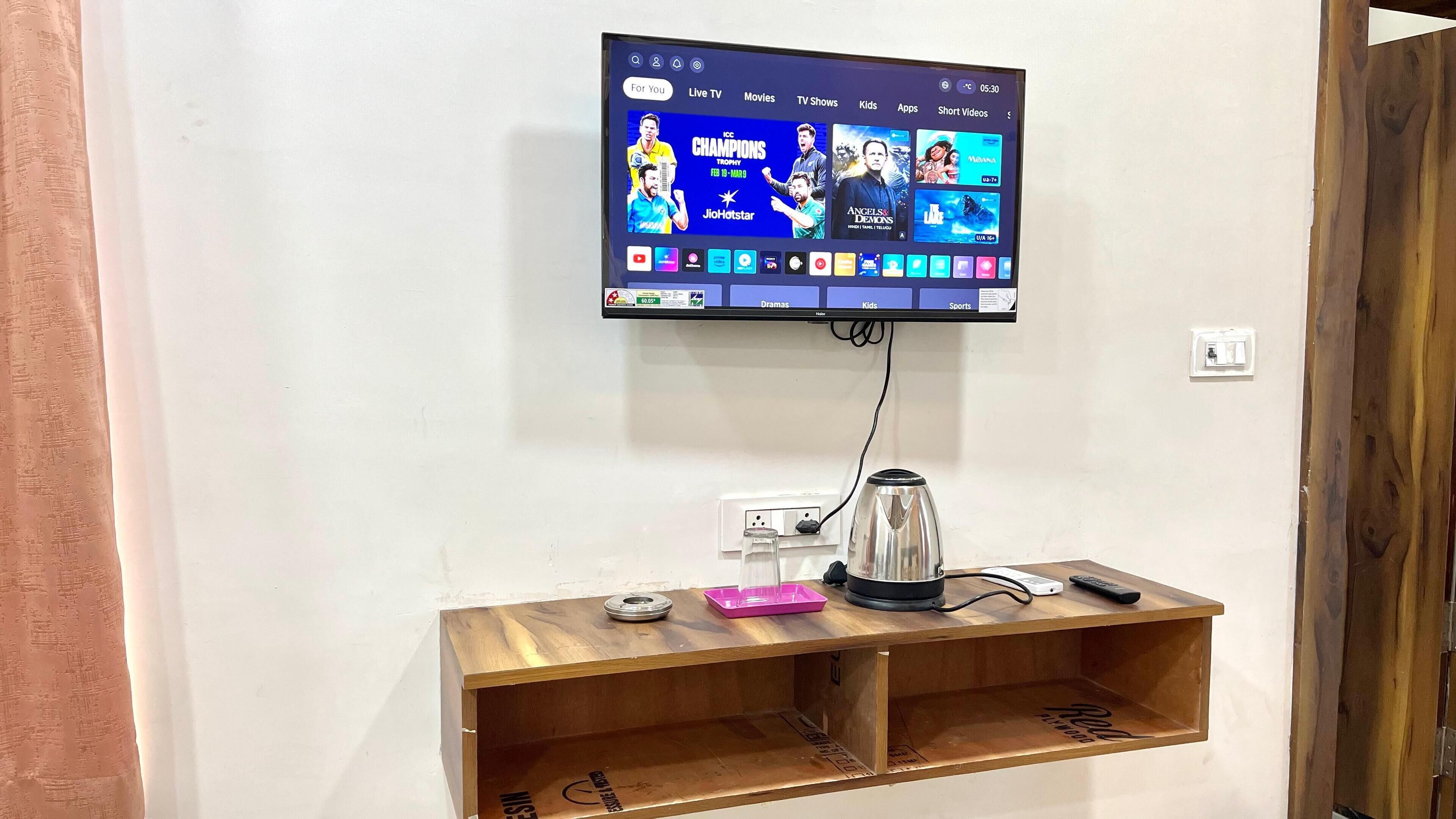 Deluxe Double Room, Balcony, City View | Desk, laptop workspace, free WiFi