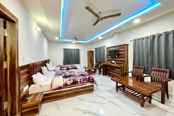 Deluxe Double Room, Balcony, City View | Desk, laptop workspace, WiFi (free)
