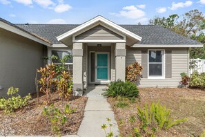 Exterior detail - Pool on the Lake, Peaceful, Close to Beaches, Restaurants, Entertainment (Sarasota)