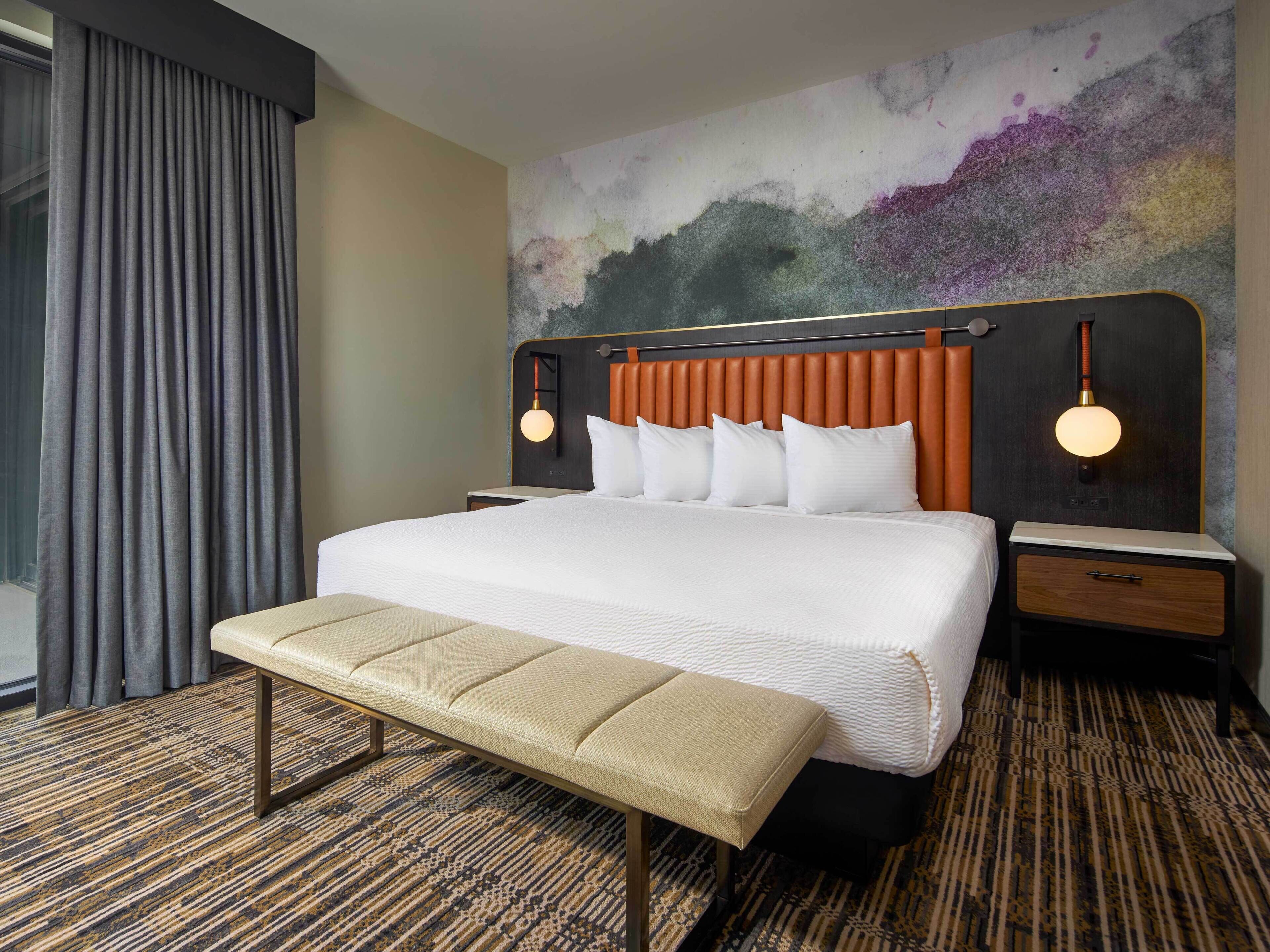 Suite (King Suite) | Peralatan tempat tidur premium, tilam berlapik, peti besi dalam bilik 