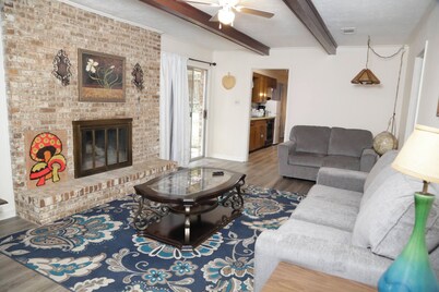 Charming 3-bedroom house in wonderful Jackson with AC, fitness room, WiFi