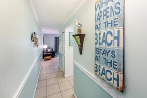 Appart'hôtel, 1 très grand lit et 1 canapé-lit (Blue Surf 17A) | Intérieur