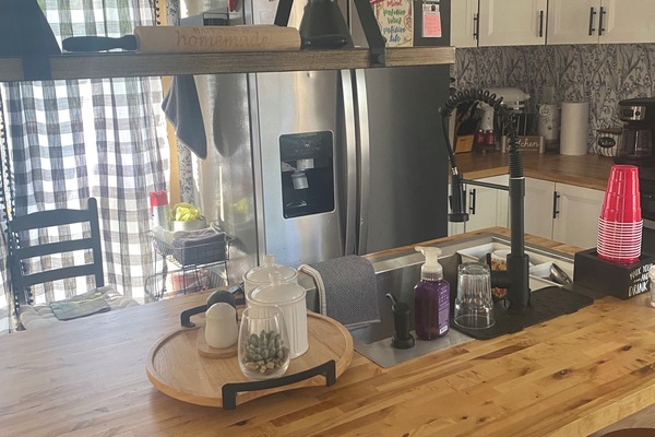 Frigorífic, microones, forn i placa de cuina