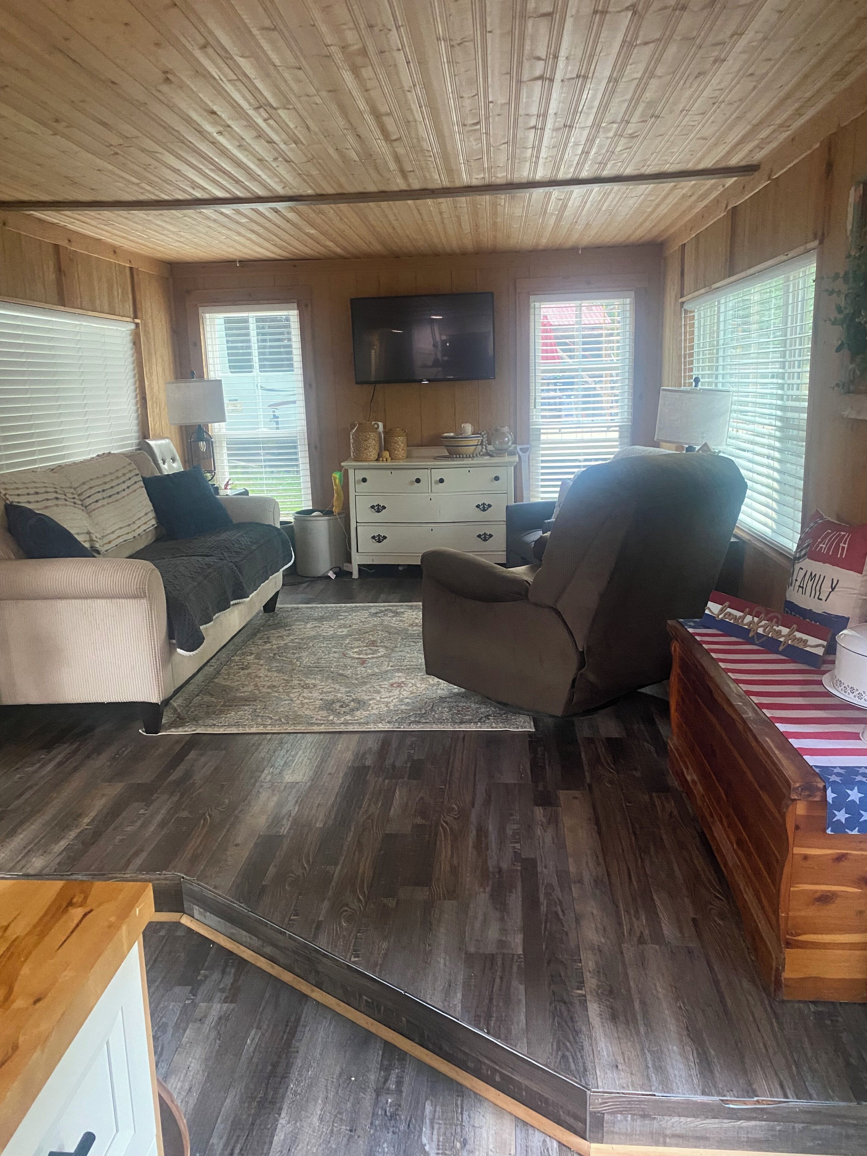 Charming 2-bedroom Mobile Home With Ac, Wifi In Benton Very Close To The Ky Lake - Kentucky