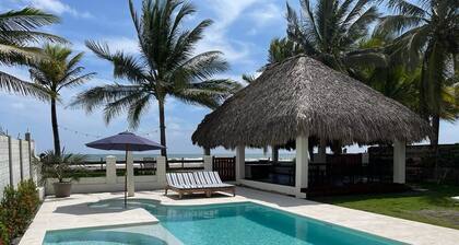 Spacious 5-bedroom Waterfront House with AC in beautiful Costa del Sol