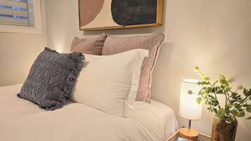 2 chambres, fer et planche Ă repasser, Wi-Fi, draps fournis