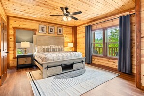 8 bedrooms, iron/ironing board, free WiFi, bed sheets