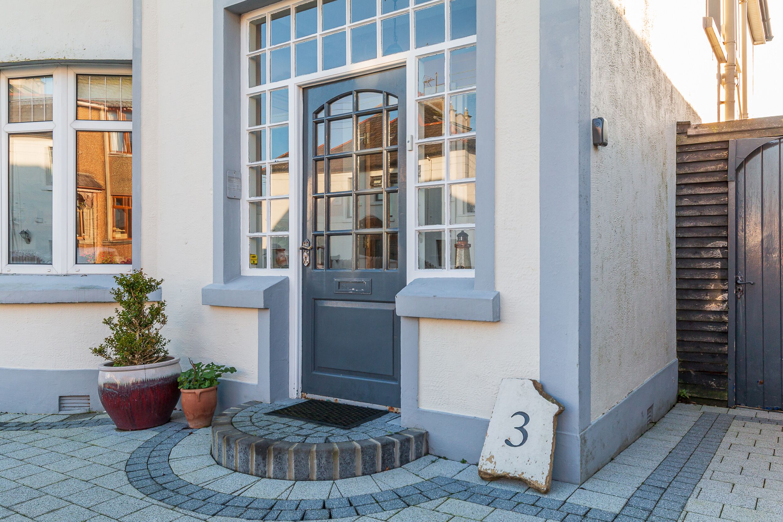 تفاصيل الفندق من الخارج