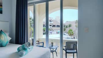 2 bedrooms, in-room safe, iron/ironing board, free WiFi