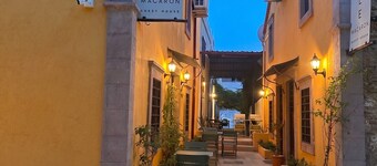 Hanole Macaron Guest House