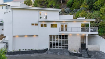 Belden View - Architectural Beauty w/ Skyline Views & Rooftop Sp