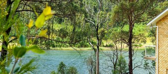 Lakeside Retreat - Private Oasis