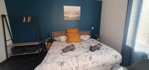 2 chambres, fer et planche à repasser, Wi-Fi gratuit, draps fournis