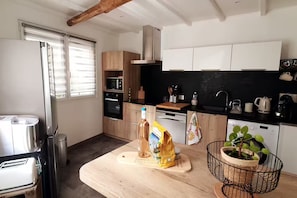 Micro-ondes, four, plaque de cuisson, lave-vaisselle