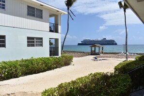 Beach - Ocean View Studio - #7 (George Town)