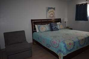 1 chambre, fer et planche à repasser, Wi-Fi, draps fournis