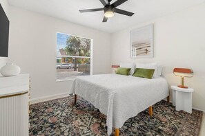 3 bedrooms, desk, iron/ironing board, free WiFi