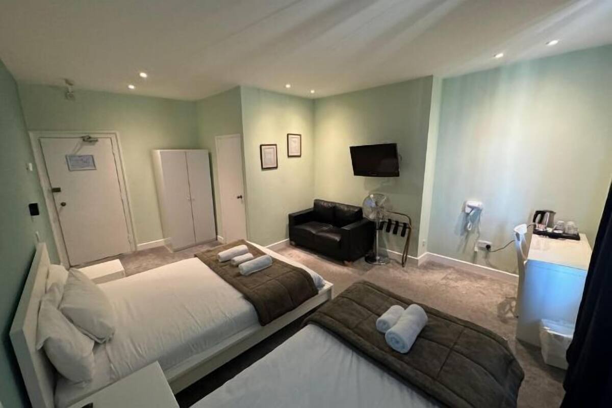 Skrivebord, arbejdsområde til bærbare computere, mørklægningsgardiner