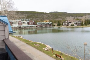 Property grounds - Modern updated condo. Mountain & lake views! (Keystone)