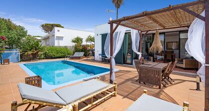 Anana Binisafua Villa With a Pool by the sea