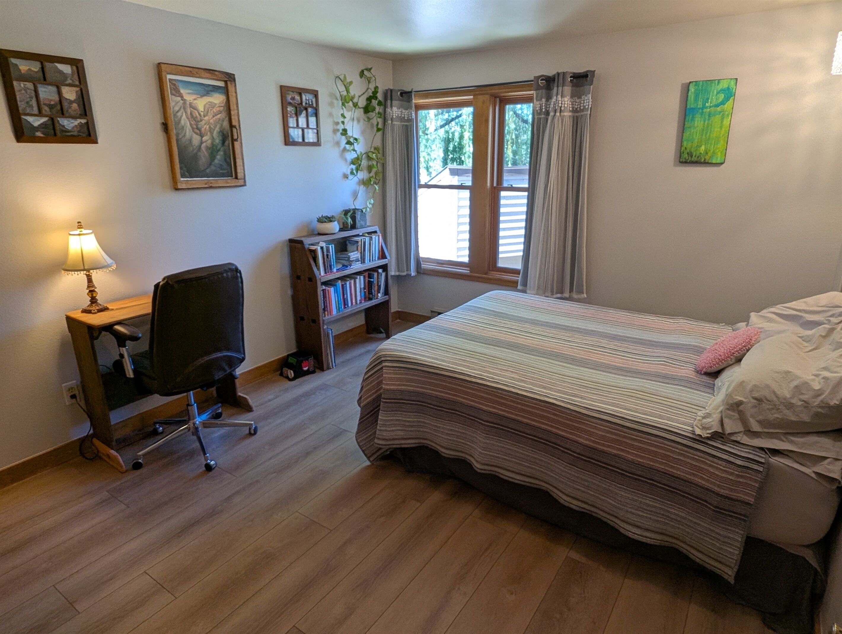2 bedrooms, desk, iron/ironing board, free WiFi