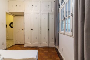 Blackout curtains, iron/ironing board, free WiFi, bed sheets - 2min da Praia de Copacabana - A306 (Rio de Janeiro)