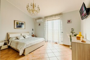 2 chambres, bureau, Wi-Fi, draps fournis