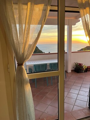 Interior - Apartment with sea-view terrace for breathtaking sunsets. (Nebida)
