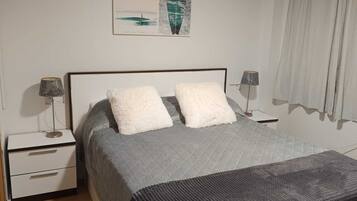 1 sovrum, strykjÀrn/strykbrÀda, wi-fi och sÀngklÀder