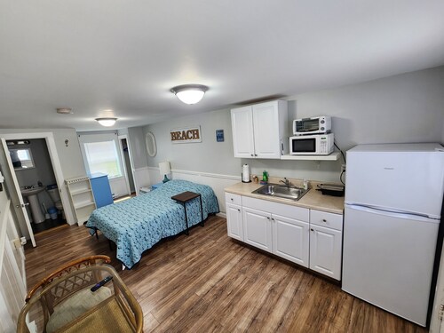 G St Inn Unit 2
Cozy studio with WiFi and AC in superb Hampton