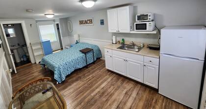 G St Inn Unit 2
Cozy studio with WiFi and AC in superb Hampton