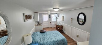 G St Inn Unit 2
Cozy studio with WiFi and AC in superb Hampton