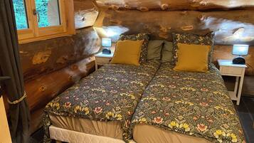 2 bedrooms, bed sheets