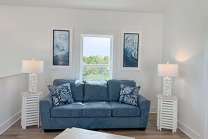 Unclassified image, 4 of 47, button