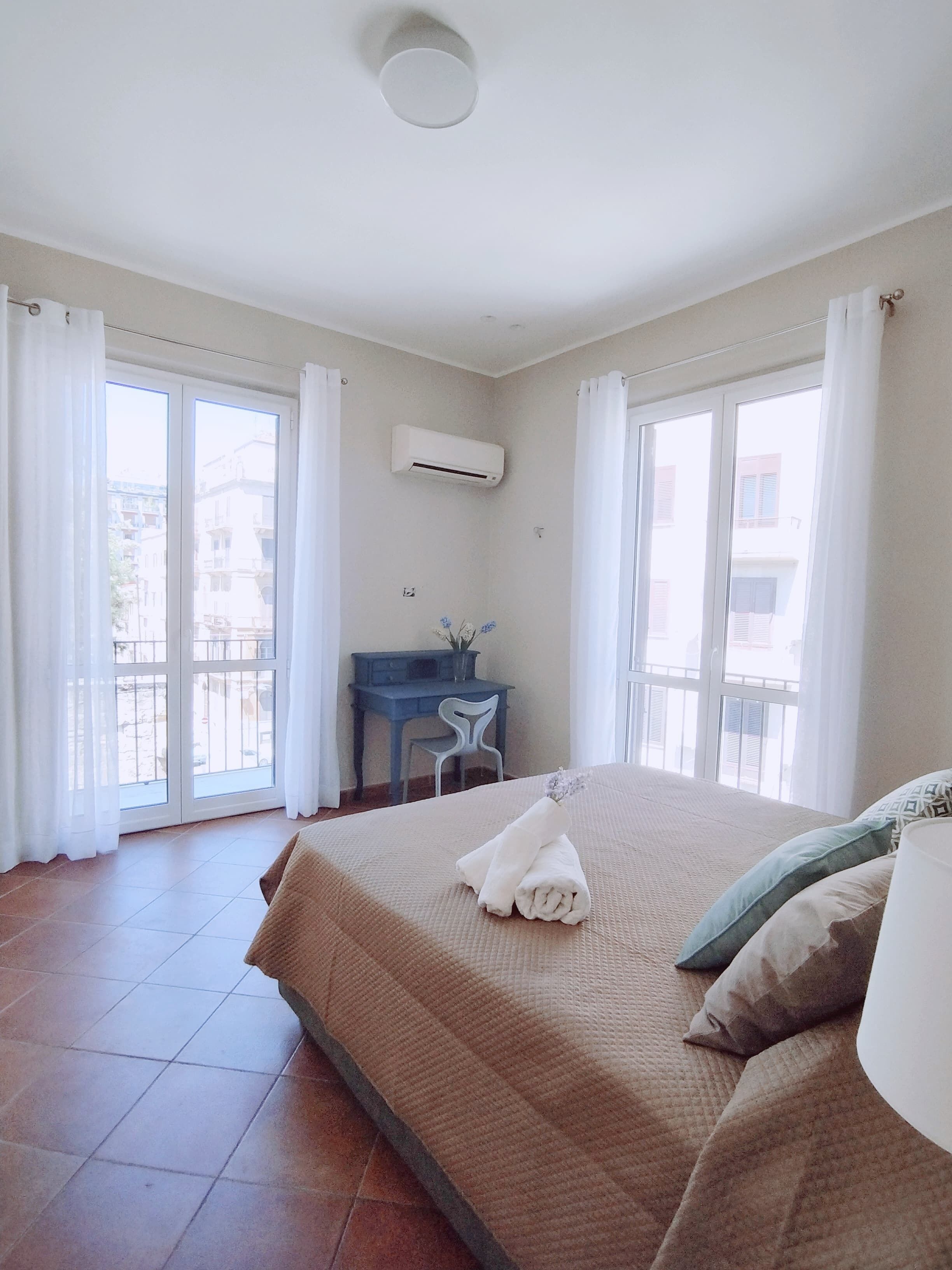 2 bedrooms, desk, free WiFi, bed sheets