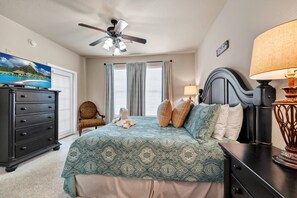 2 bedrooms, iron/ironing board, travel cot, WiFi - Joe's Happy Place - Two Bedroom Apartment, Sleeps 4 (Davenport)