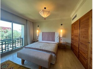 9 bedrooms, iron/ironing board, WiFi