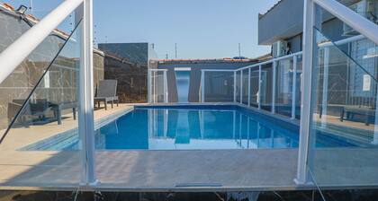 Casa Completa com Piscina e Churrasq pet Friendly